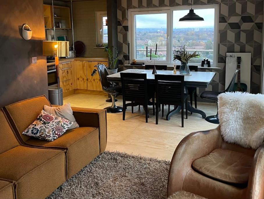 3 Bedroom Penthouse Apartment Манчестър Екстериор снимка