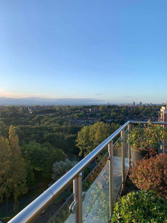3 Bedroom Penthouse Apartment Манчестър Екстериор снимка