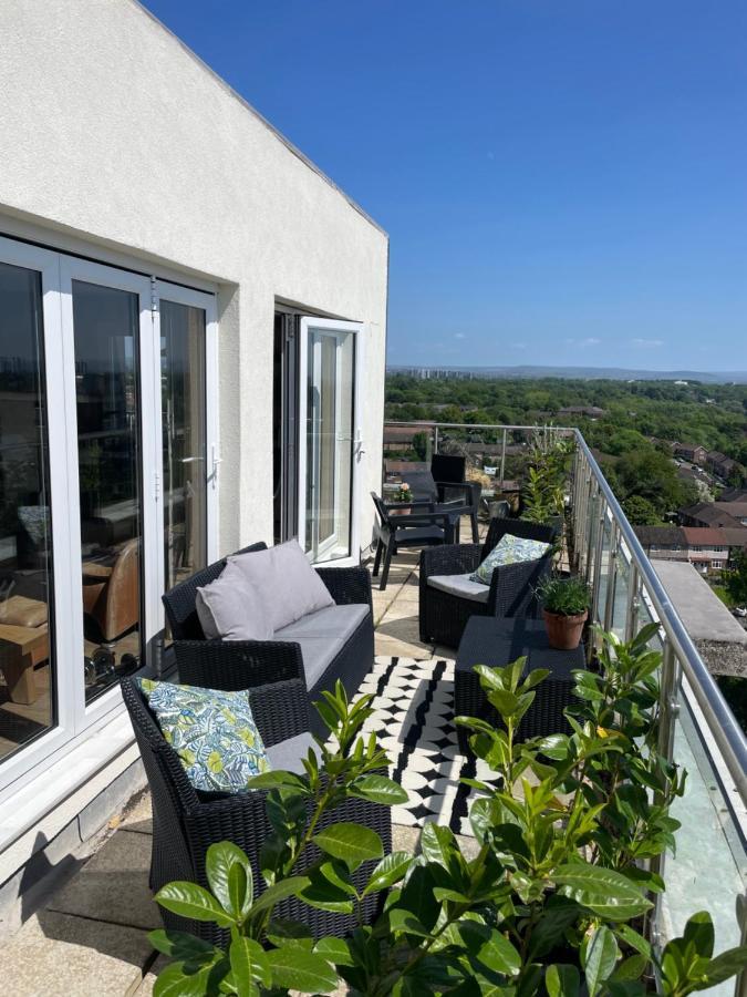 3 Bedroom Penthouse Apartment Манчестър Екстериор снимка